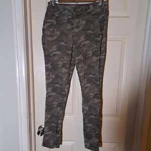 maurcies camo Jeggings size Medium